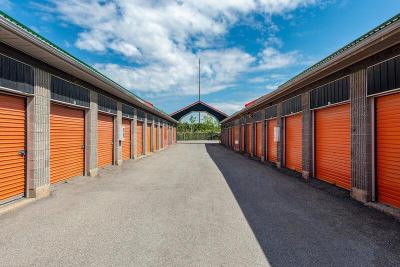 Storage Units at Depotium Mini Entrepot - Candiac - 2 Rue Radisson, Candiac, QC